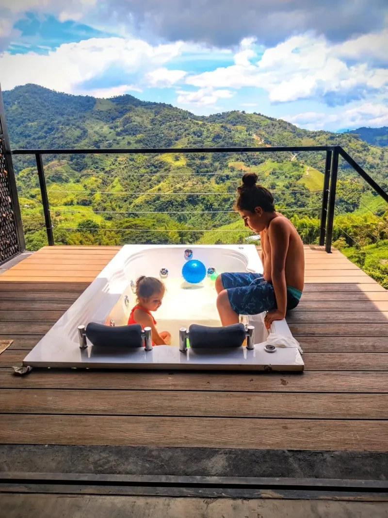 Detalles del interior de la cabaña