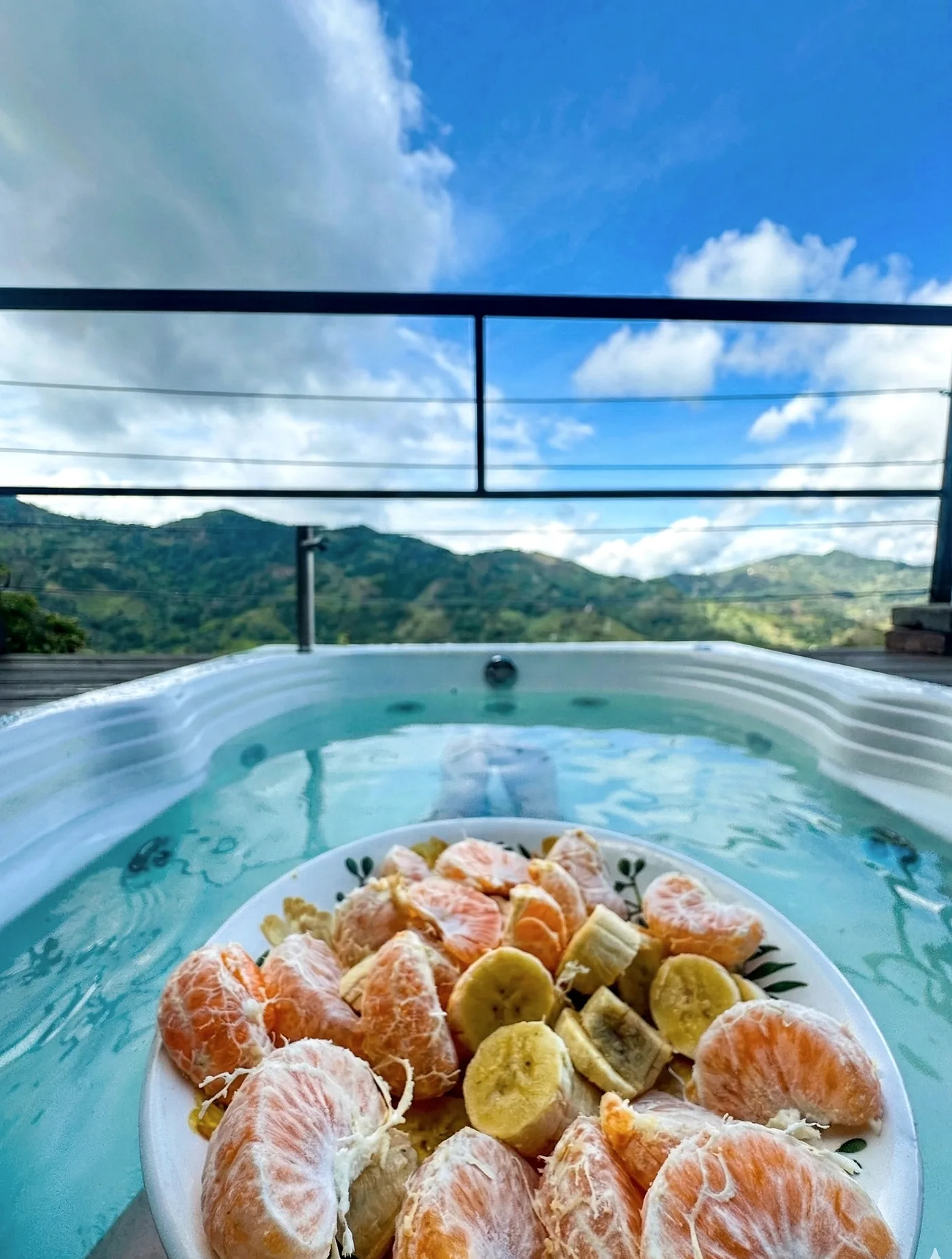 Jacuzzi privado con vista para una escapada romántica en Cundinamarca